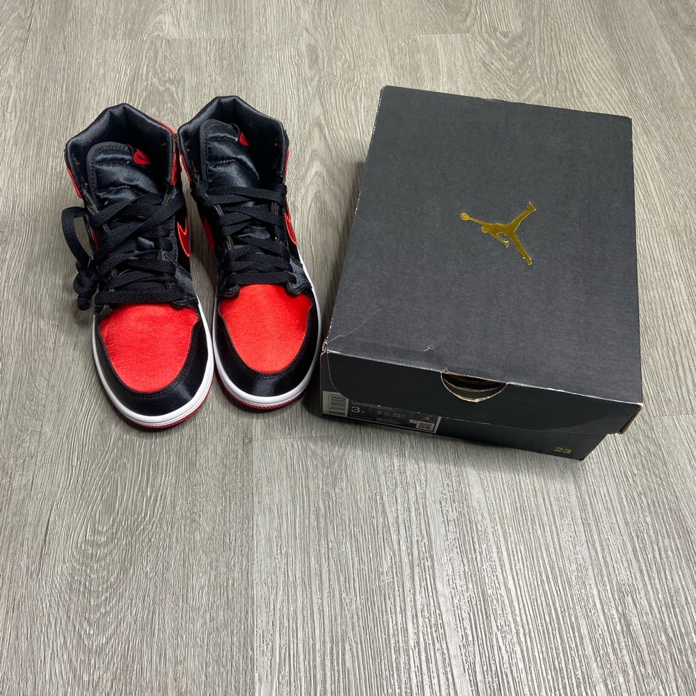 Air Jordan 1 Retro Hi OG Satin Bred PS Girls Shoe Size 3Y Red FD5304-061